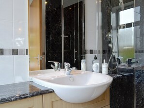 Towels - 3 bedroom accommodation in Stonehaven (Stonehaven)