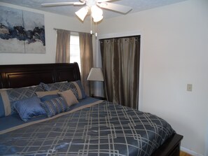 3 bedrooms, iron/ironing board, free WiFi, bed sheets - Home Sweet Home (Daleville)