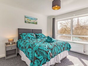 3 bedrooms, free WiFi, bed sheets - 3 bedroom accommodation in Torquay (Torquay)