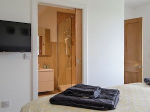 Towels - 3 bedroom accommodation in Dundee (Dundee)