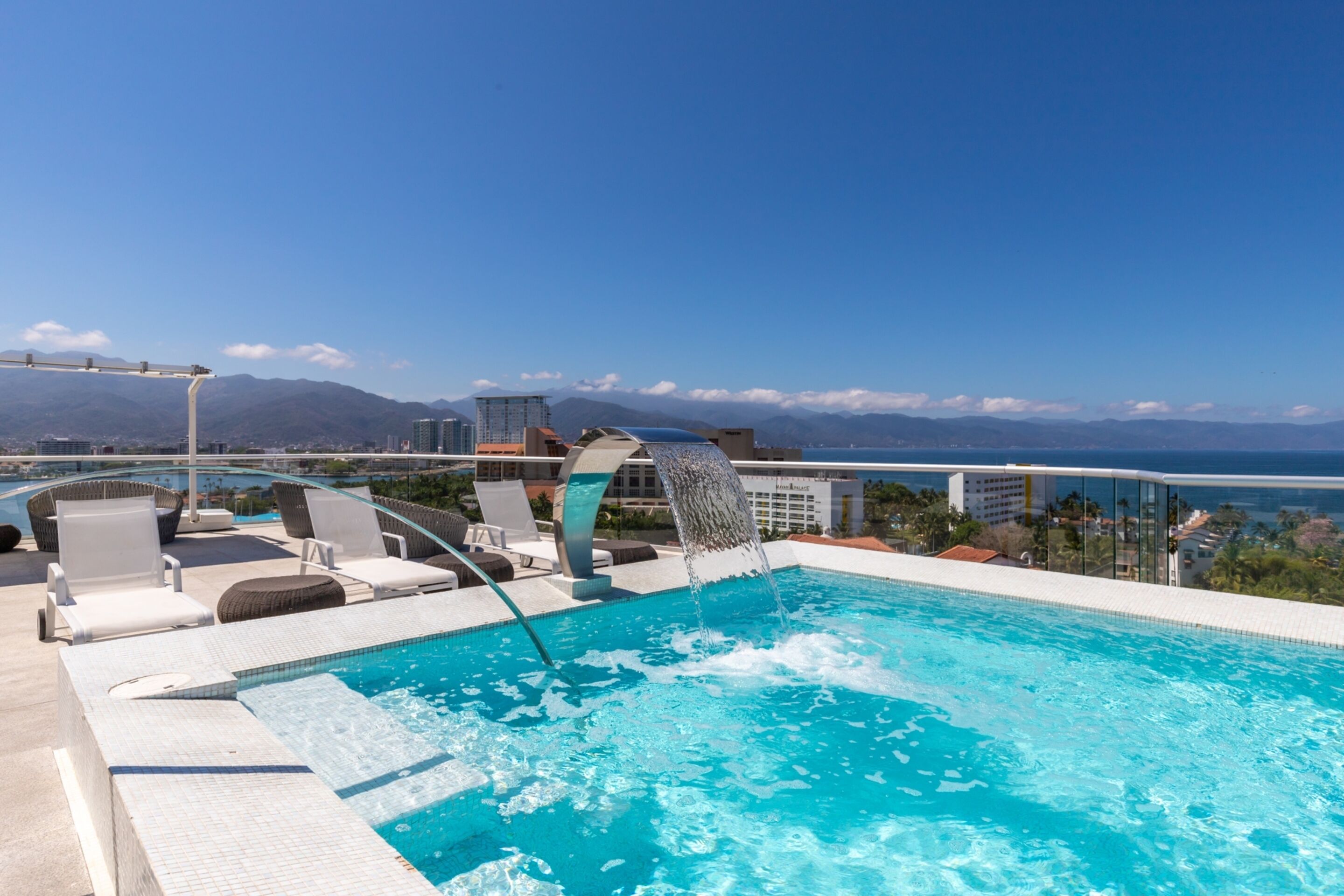 Panoramic Condo | Terrace/patio