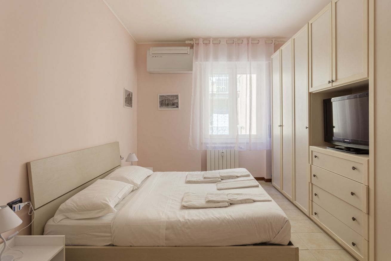 1 bedroom, iron/ironing board, bed sheets