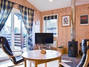 Fireplace - 3 bedroom accommodation in Yanwath, near Pooley Bridge (Yanwath, near Pooley Bridge)