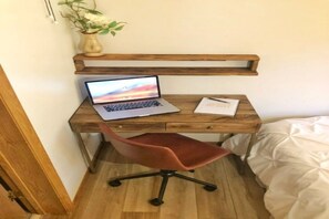 2 Schlafzimmer, Zimmersafe, Bügeleisen/Bügelbrett, WLAN