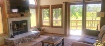 REMODELED! 2B/2B, Deck off10th GOLF Green, Dog Friendly, Pool, WIFI, in Resort!