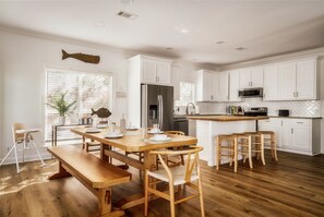 Dining - Sunny Coast Stay, Dock, Pool, Game Loft, Dogs Ok (Gulf Shores)