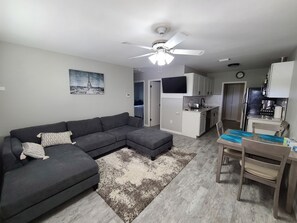 Smart TV - Peaceful Home by the Spings  (North Port)