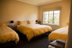 8 bedrooms, desk, iron/ironing board, free WiFi