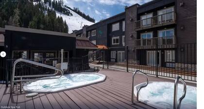 Ski In/Out Red Wolf Lodge at Olympic Valley