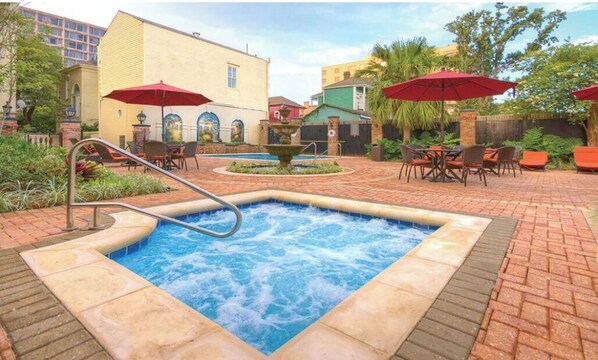 Outdoor dining - Very clean Villa ! We want the guest to feel welcome (El Progreso)