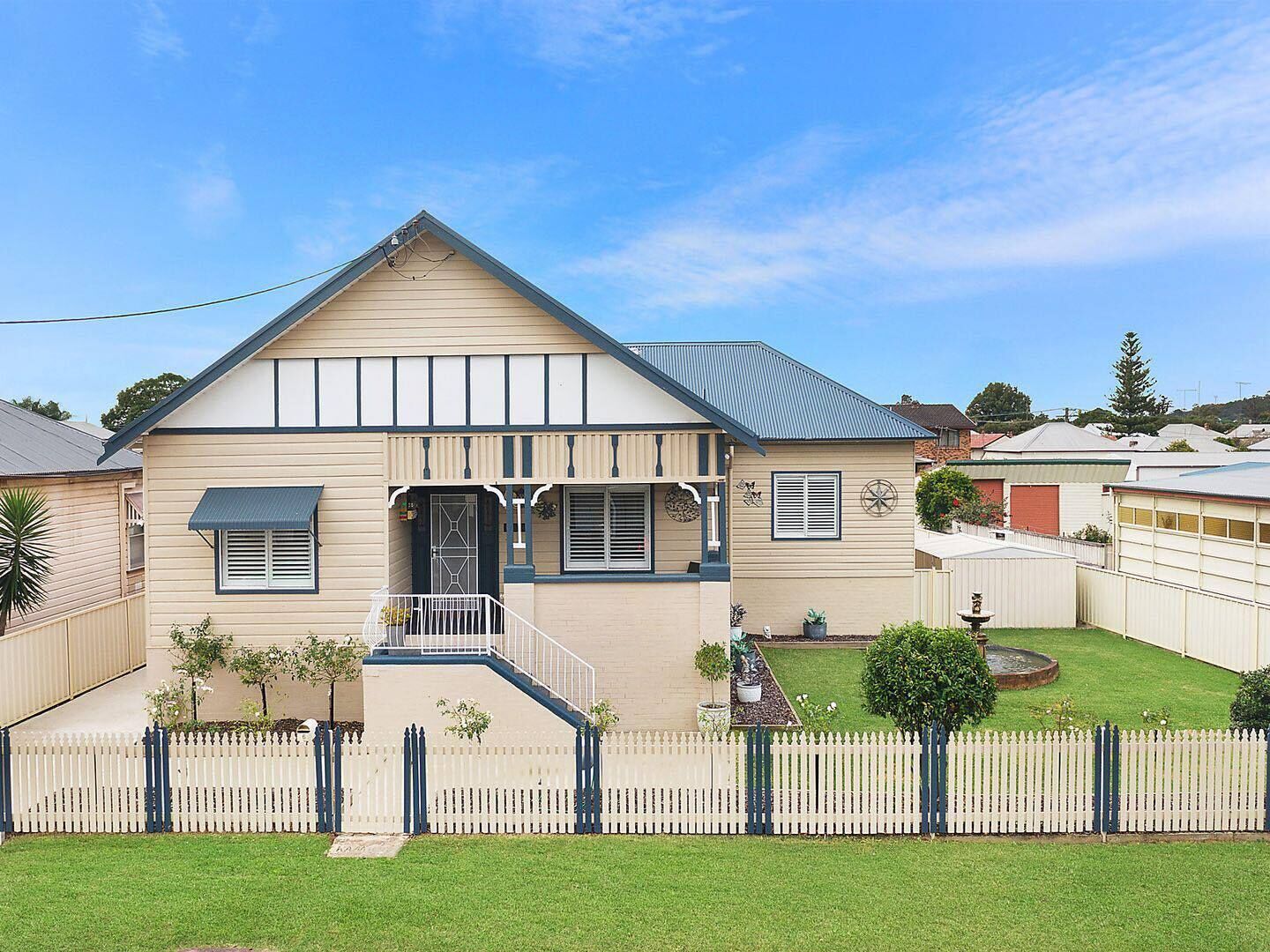 SUPER DEALS FOR OCT AND NOV FROM $300 PER NIGHT KAMIRA HOUSE ENTERTAINING HOME