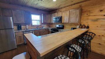 KĂŒhlschrank, Mikrowelle, Ofen, Herdplatte