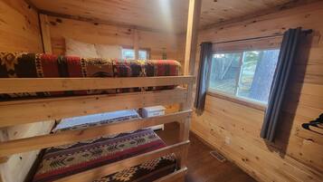 3 makuuhuonetta, ilmainen Wi-Fi, vuodevaatteet