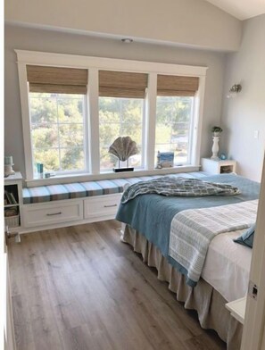 2 slaapkamers, een bureau, een strijkplank/strijkijzer, gratis wifi