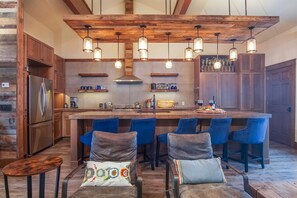 Interior - DT Ketchum - Chill, Two-Story Getaway w/ a Gourmet Kitchen - Walk Downtown & to River Run Lifts (Ketchum)