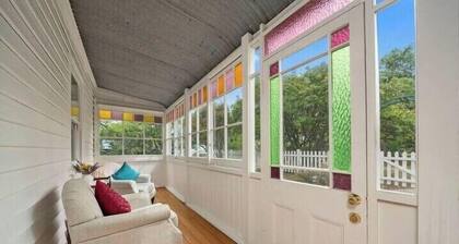 "Baker's Cottage" in Historic Richmond, Sleeps 6