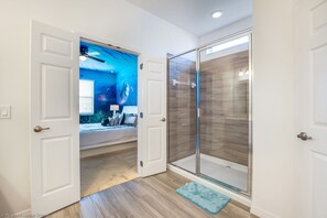 14 habitaciones, wifi gratis y ropa de cama