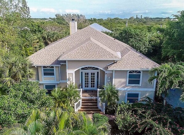 Exterior - Sanibel Surfsound Home - Heated pool and easy walk to the beach (Sanibel)