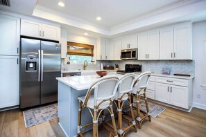 Fridge, microwave, oven, stovetop - Sanibel Surfsound Home - Heated pool and easy walk to the beach (Sanibel)