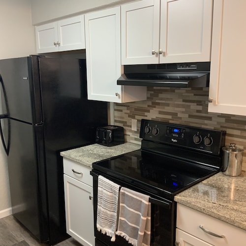 Gigi’s Luxury Condo 2.0 Great Location 