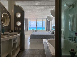 3 bedrooms, in-room safe, desk, iron/ironing board