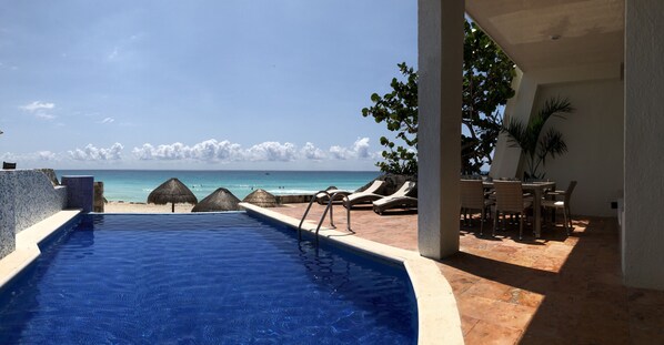 Outdoor pool, a heated pool