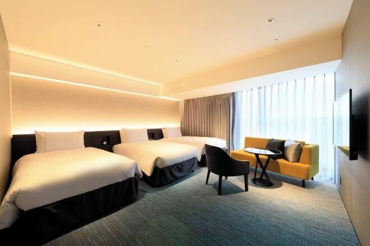 1 bedroom, down duvets, in-room safe, blackout curtains