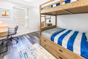 3 Schlafzimmer, Zimmersafe, Schreibtisch, Bügeleisen/Bügelbrett