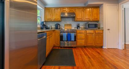 Great single family house near multiple stores and shopping centers