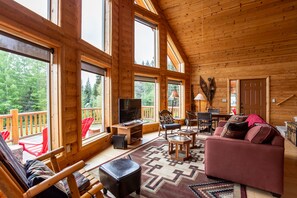 Smart TV, fireplace, DVD player, books - Gorgeous Lake view log cabin near Tamarack ski resort  (Donnelly)