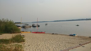 Am Strand, Liegestühle, Strandtücher