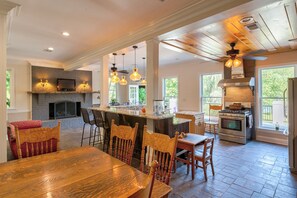 Dining - Belvedere on the Potomac — Historic Riverfront Estate (Falling Waters)