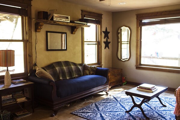 Fireplace, books, stereo