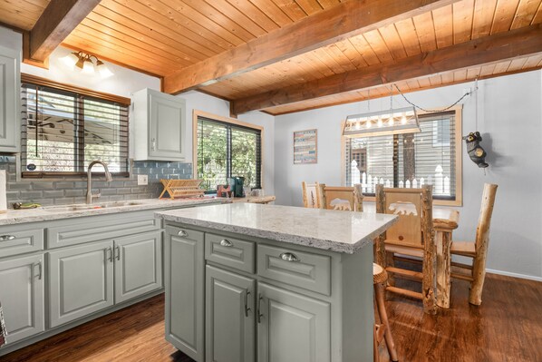 Fridge, microwave, oven, stovetop - Bear PAC Hideout - Walk to Village, Fireplace, Game Room, Pool Table (Big Bear Lake)