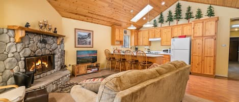 Smart-TV, peis og DVD-spiller