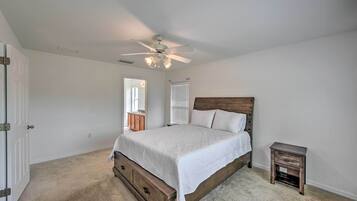 4 Schlafzimmer, Bügeleisen/Bügelbrett, Internetzugang, Bettwäsche