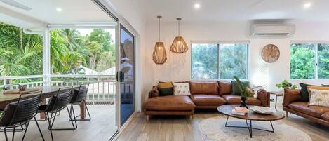 TV, Netflix, streaming services