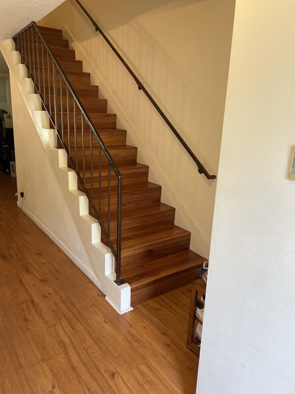 Interior - Single Bedroom in Brentwood (Los Angeles)