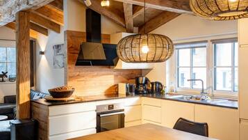 Réfrigérateur, four, plaque de cuisson, lave-vaisselle