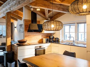 Kühlschrank, Ofen, Herdplatte, Geschirrspüler