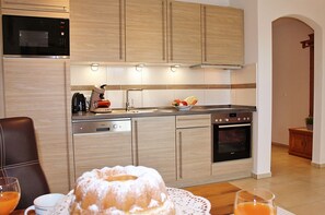 Fridge, microwave, oven, stovetop - Cornflower apartment 40 sqm (Palling)
