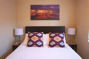 2 bedrooms, WiFi, bed sheets - Stunning Sedona 2BR Red Rock Condo! (Sedona)