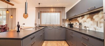 Chalet "Residenz - Riad" with Mountain View & Whirlpool close to Meran