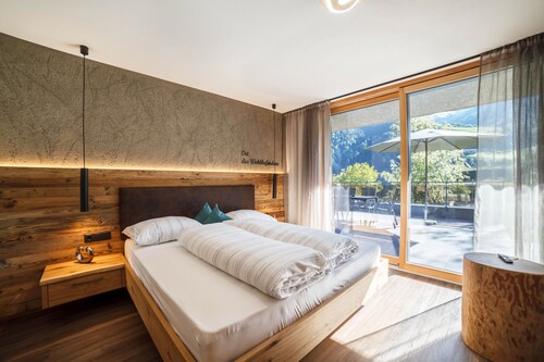 Chalet "Residenz - Riad" mit Bergblick und Whirlpool bei Meran