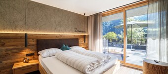 Chalet "Residenz - Riad" with Mountain View & Whirlpool close to Meran