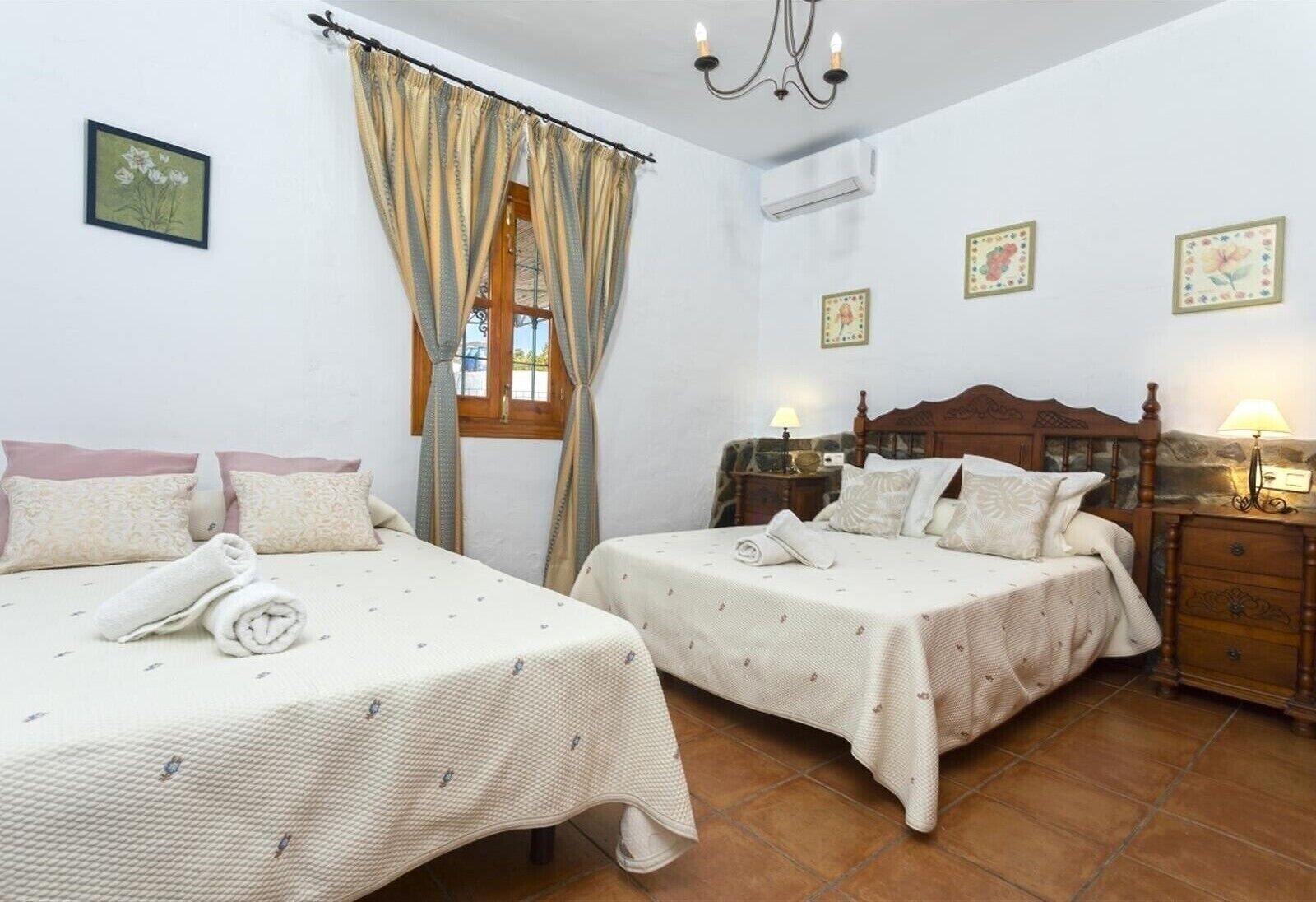 4 bedrooms, iron/ironing board, free WiFi, bed sheets