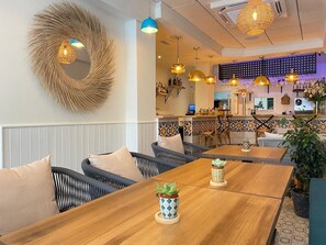 Bar (in der Unterkunft)