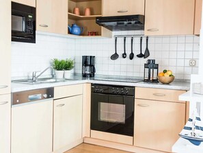 Kühlschrank, Mikrowelle, Ofen, Geschirrspüler