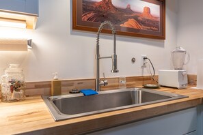 Fridge, microwave, oven, stovetop - The Deep Forest Green Cottage | 2 Bed, 2 Bath (Cedar Mountain)