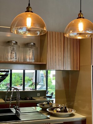 Shared kitchen - Luxury Private Loft, 2 BR, Canggu With Staff (Canggu)